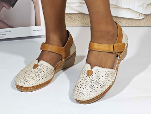 Дамски сандали на платформа 18097-2 Бели